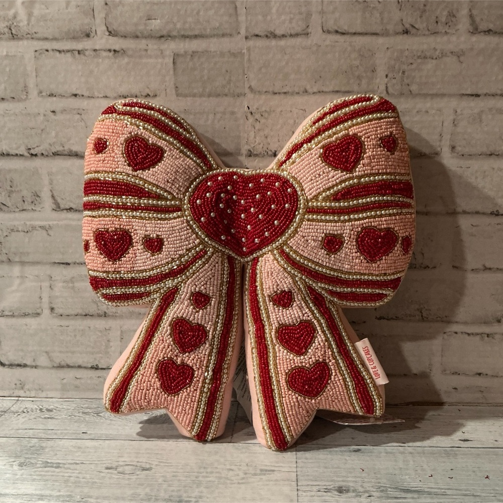 Love & Cupcakes 14x16 Beaded Bow Valentine Pillow